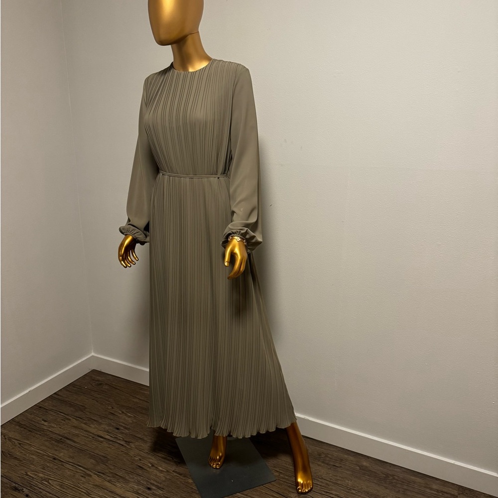 Chic Long Sleeve Maxi Dress in Olive